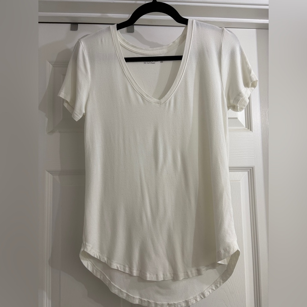 Abercrombie & Fitch Cream V-Neck Short Sleeve Tee